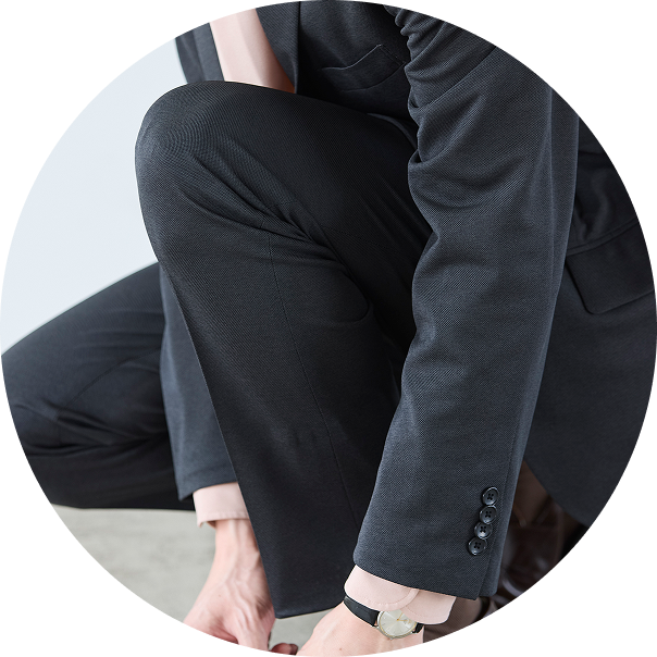 アクティブな着用感で多様化する働き方にフィット