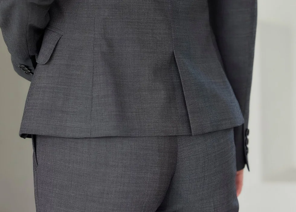 すっきりと見える絶妙な着丈