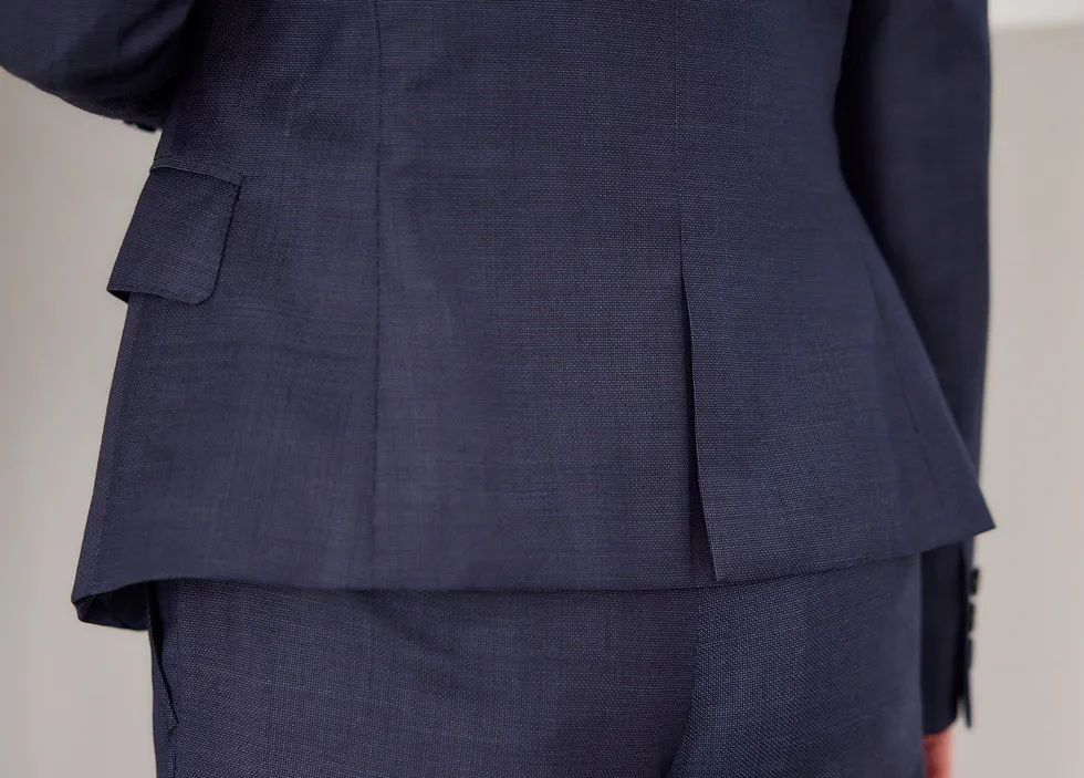 すっきりと見える絶妙な着丈