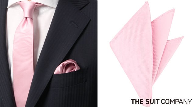 ピンクのポケットチーフとネクタイ