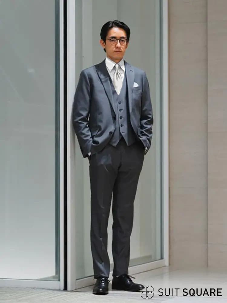 結婚式友人コーデ
