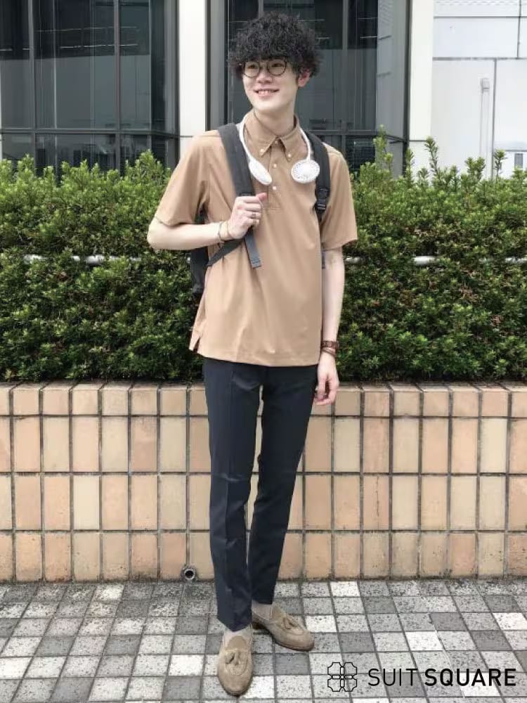 ベージュ ポロシャツ コーディネート