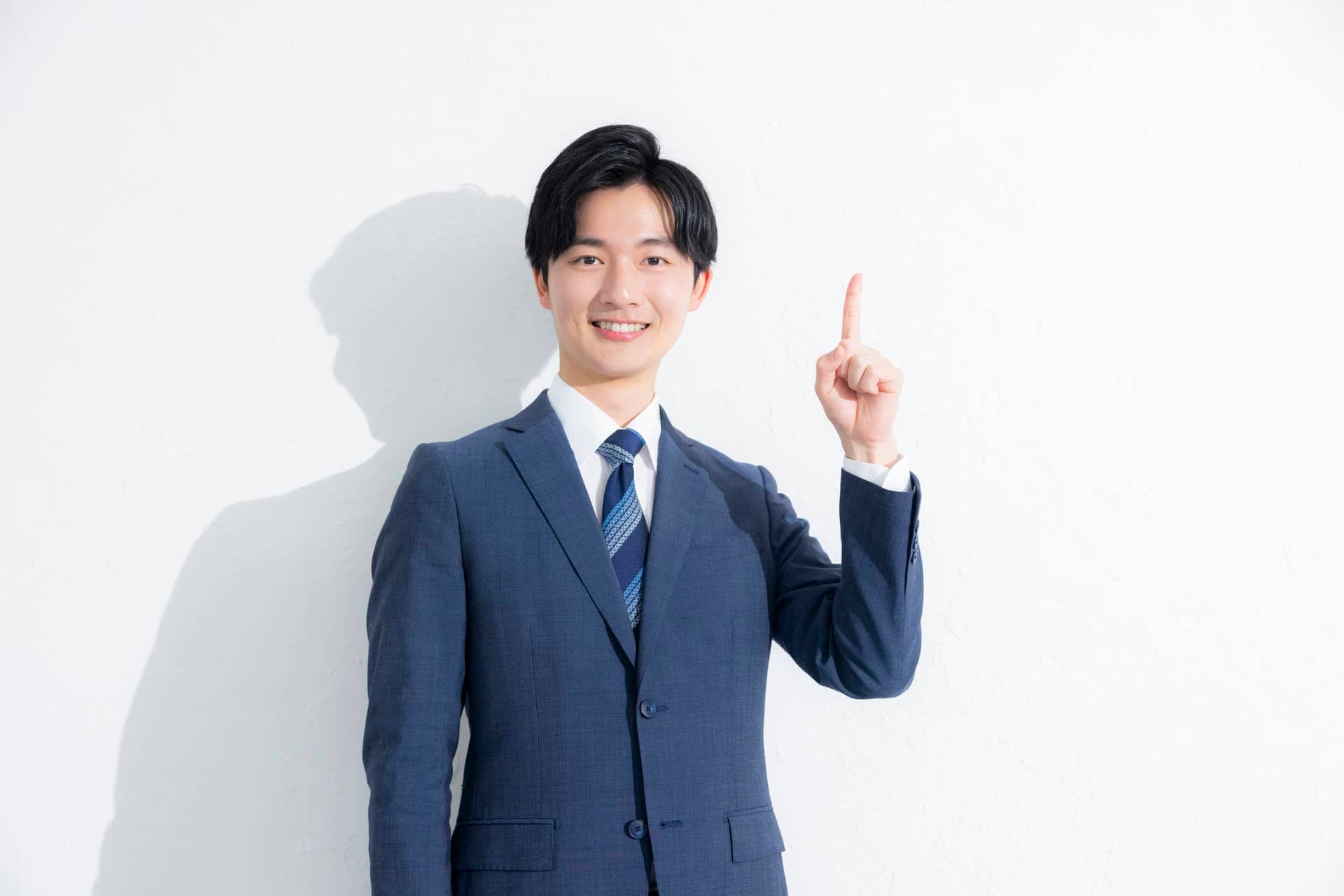 スマートカジュアルは上品かつ洗練されたアイテムを選ぼう