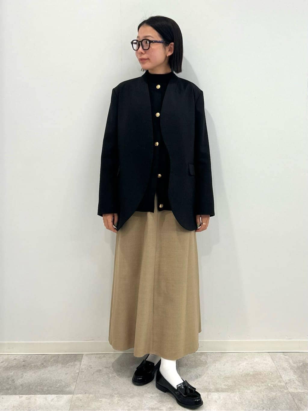 黒 カーブカットジャケット カーキ ロングフレアスカート